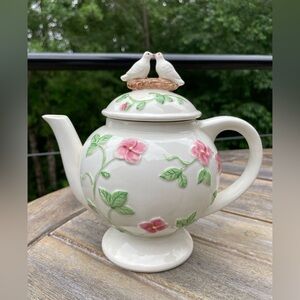 Musicial Schmid Teapot Victorian Faire The Rose Teapot 1991